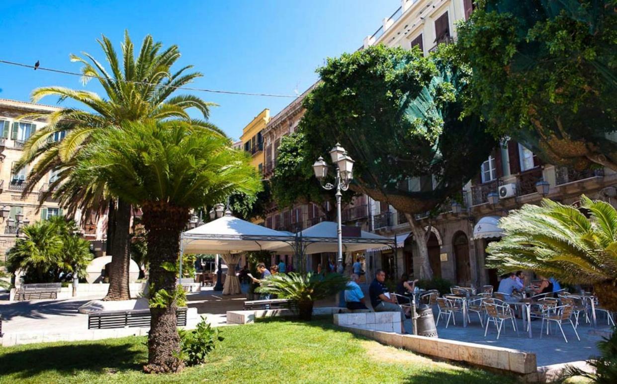 Al Corso Bed & Breakfast Cagliari Ngoại thất bức ảnh